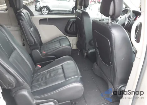 2013 Chrysler Town & Country Touring z USA, uszkodzony, nr VIN 2C4RC1BG1DR744894